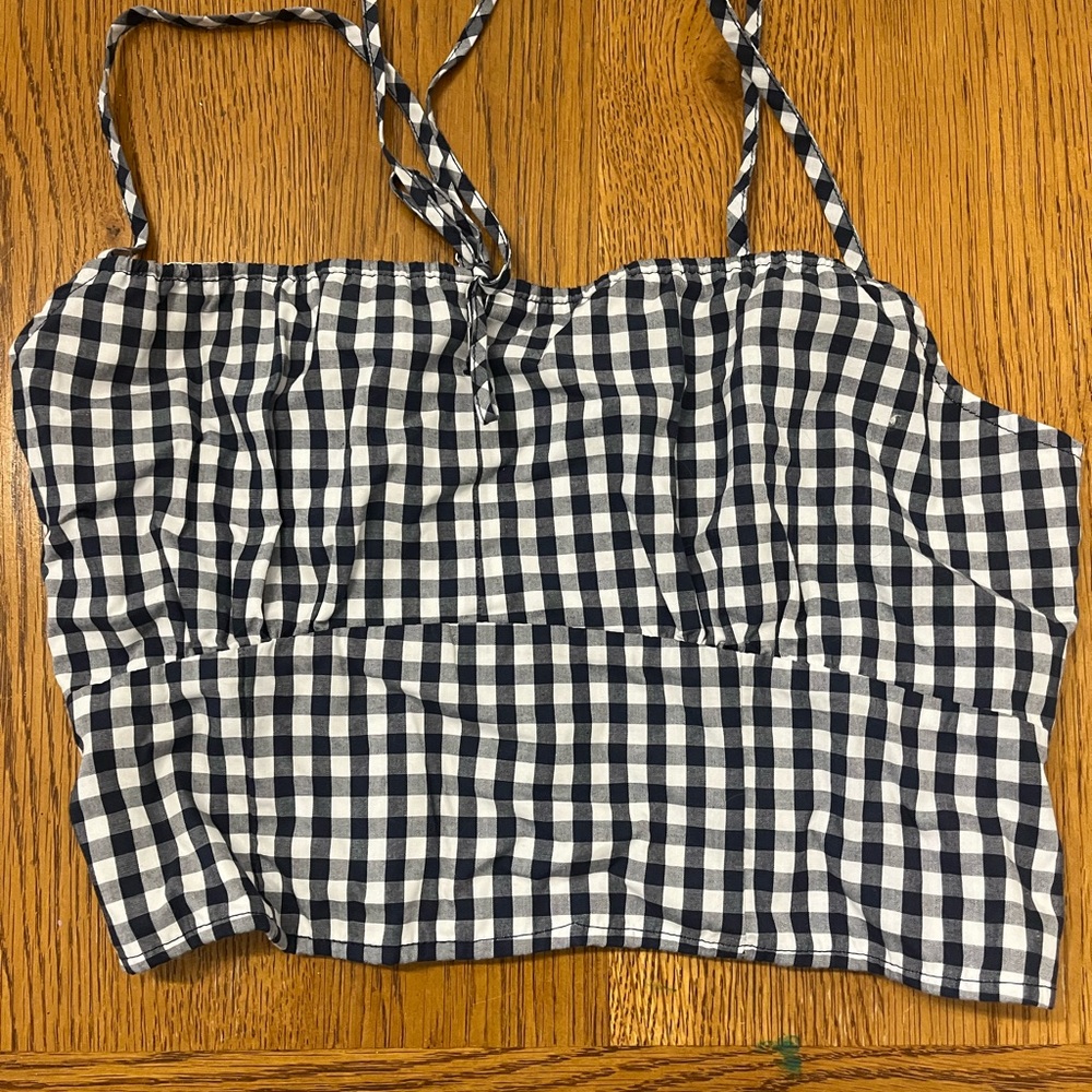 Abercrombie & Fitch Black and White Fitted Crop Camisole